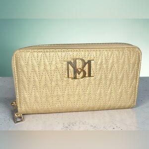 Badgley Mischka Quilted Zip Around Wallet Gold Champagne Logo Wallet - EUC ✨